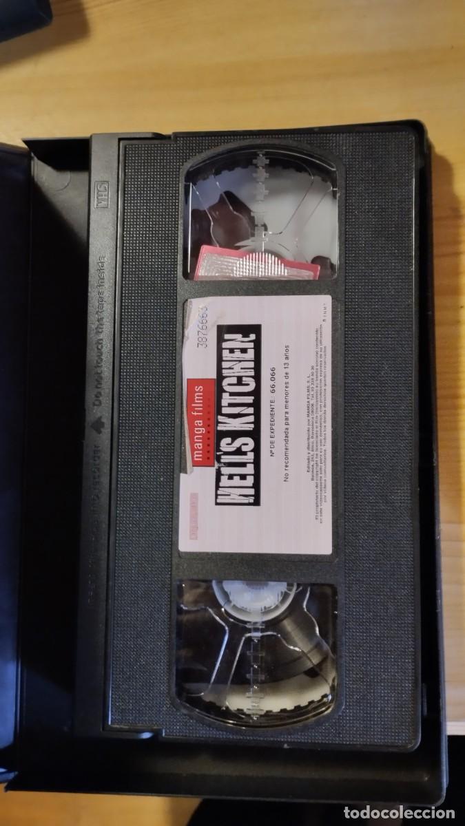 Cine: HELLS KITCHEN NYC VHS en CAJA GRANDE - Foto 3