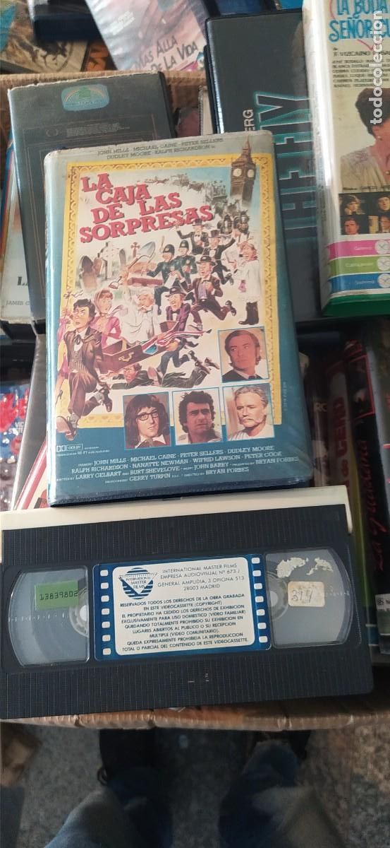 Cine: VHS- LA CAJA DE LA SORPRESAS - Foto 1