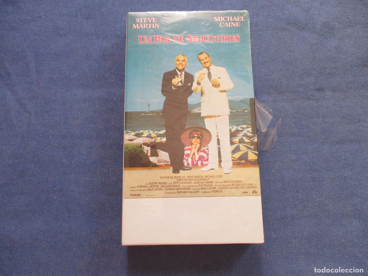 Cine: VHS - UN PAR DE SEDUCTORES &middot; CAJA FINA DE CART&Oacute;N - NUEVA Y PRECINTADA
