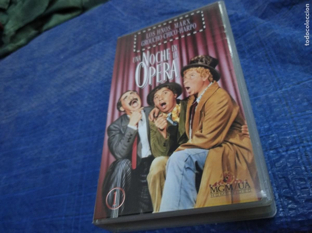 Cine: VHS UNA NOCHE EN LA OPERA - Foto 1