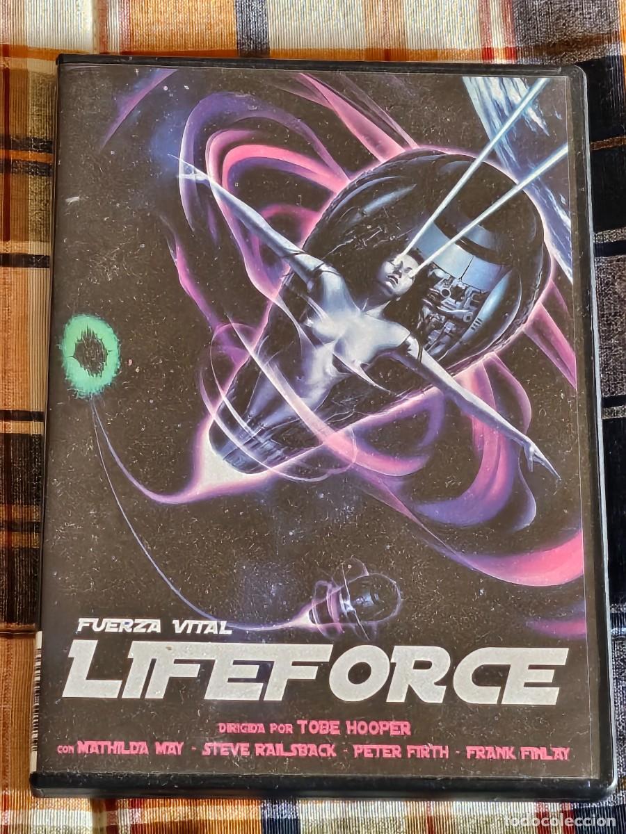 Cine: LIFE FORCE (FUERZA VITAL) TERRO-CIENCIA FICCI&Oacute;N