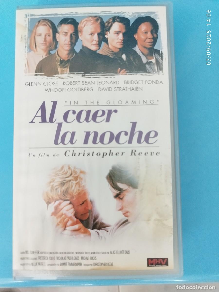 Cine: Vhs Al caer la noche - Foto 1