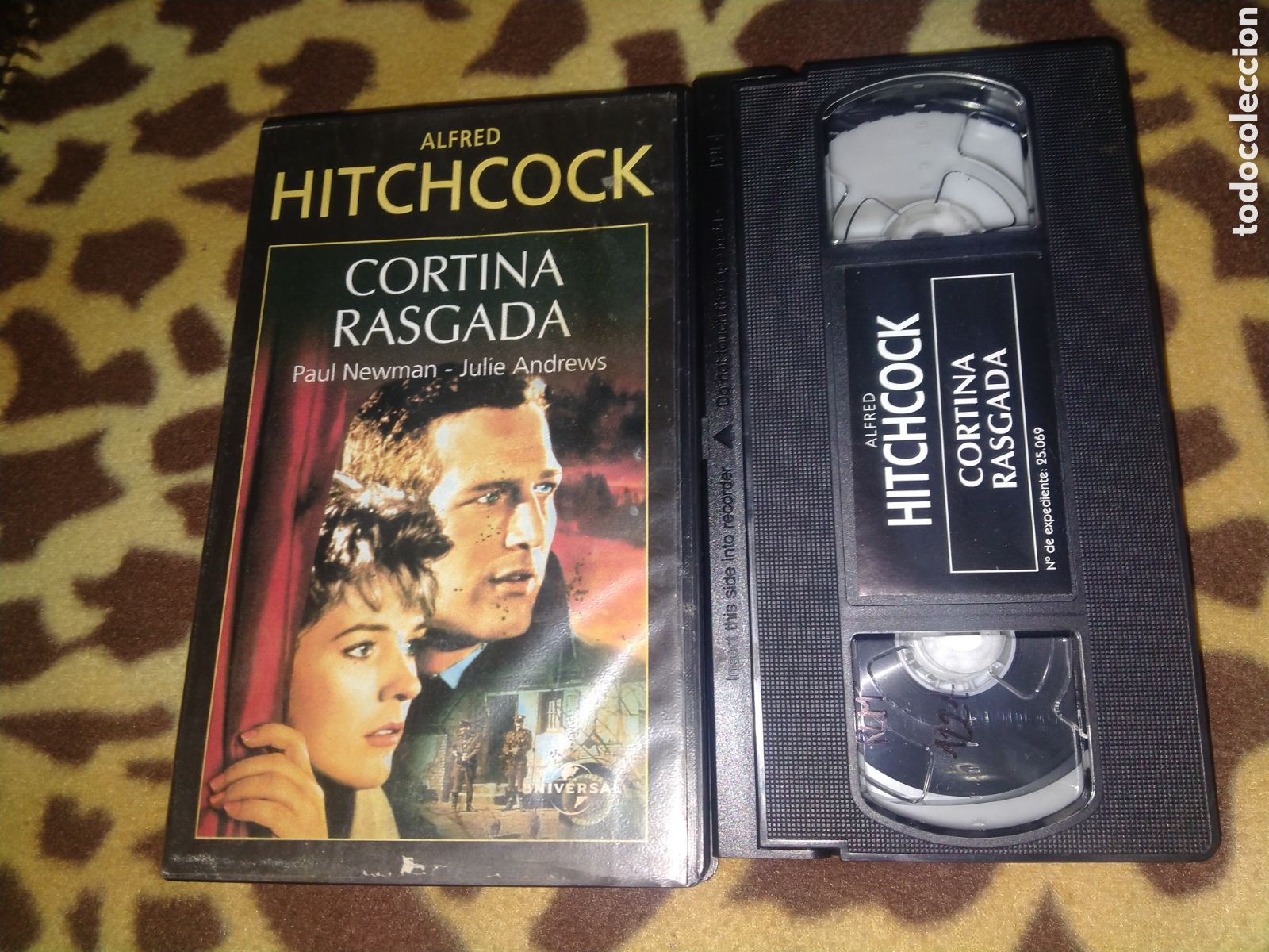 Cine: VHS- Cortina rasgada- Alfred Hitchcock