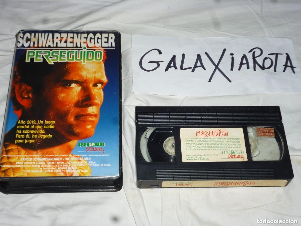 Cine: Perseguido. Arnold Schwarzenegger. Pelicula en video VHS