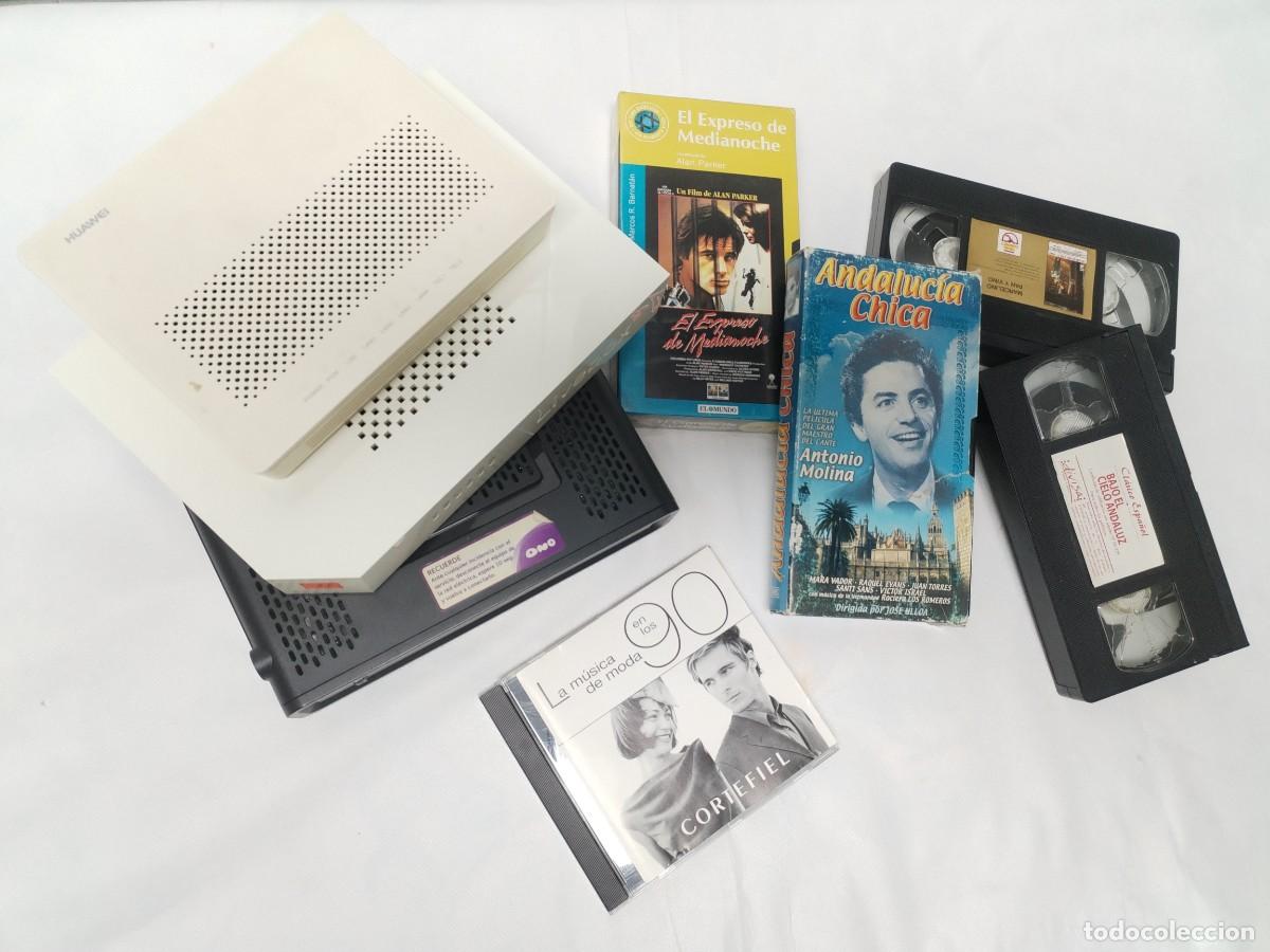 Cine: LOTE DE DESCARTES - PELICULAS VHS DE ANTONIO MOLINA , CD - APARATOS DE WIFII ..ETC - VER LAS FOTOS