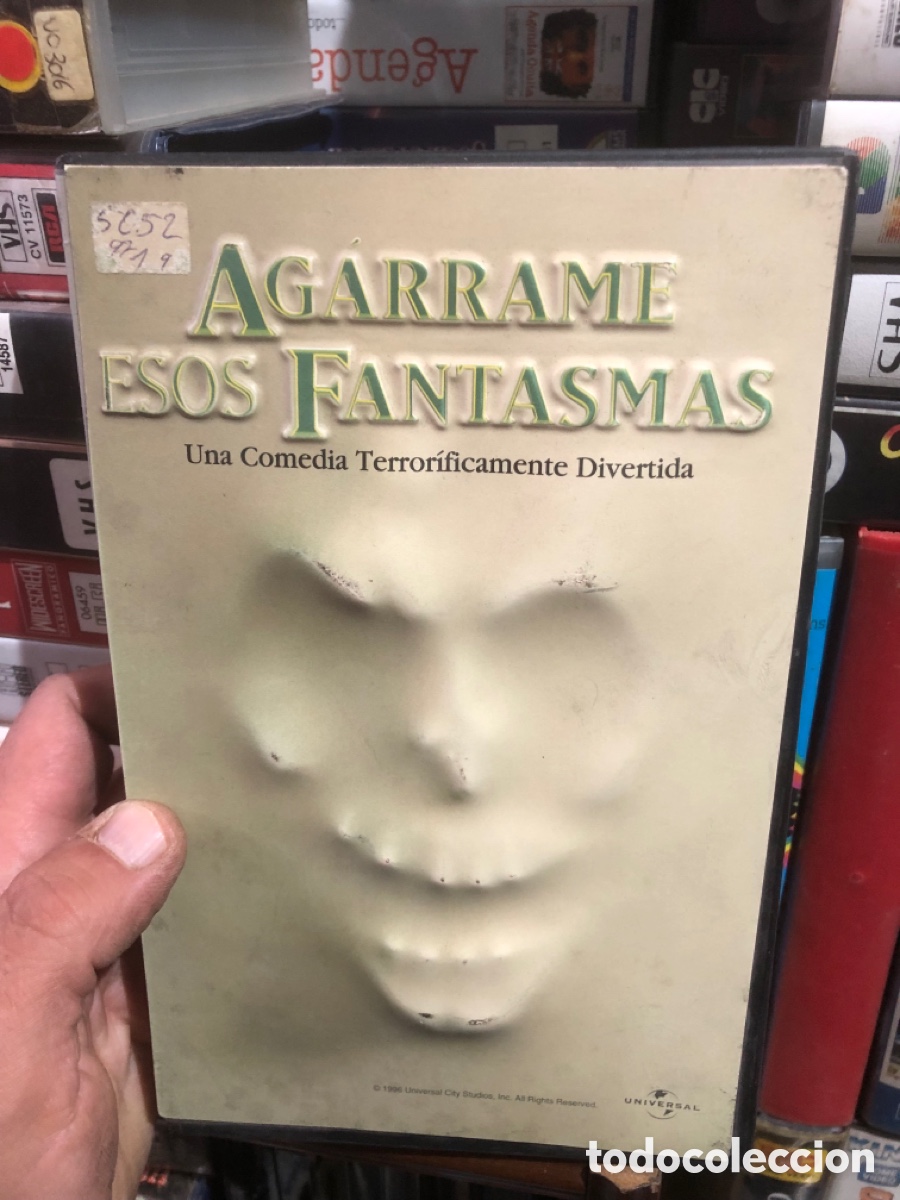 Cine: VHS V&Iacute;DEO CLUB AG&Aacute;RRAME A ESOS FANTASMAS