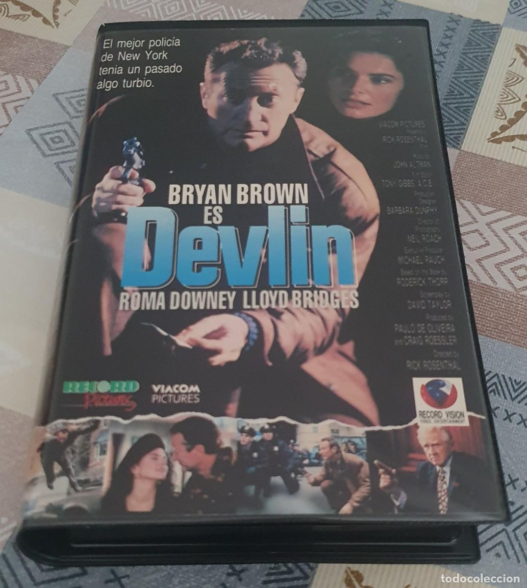 Cine: Pel&iacute;cula Vhs Devlin. Bryan Brown. Editada por Record Vision V&iacute;deo en 1992. Videoclub alquiler.