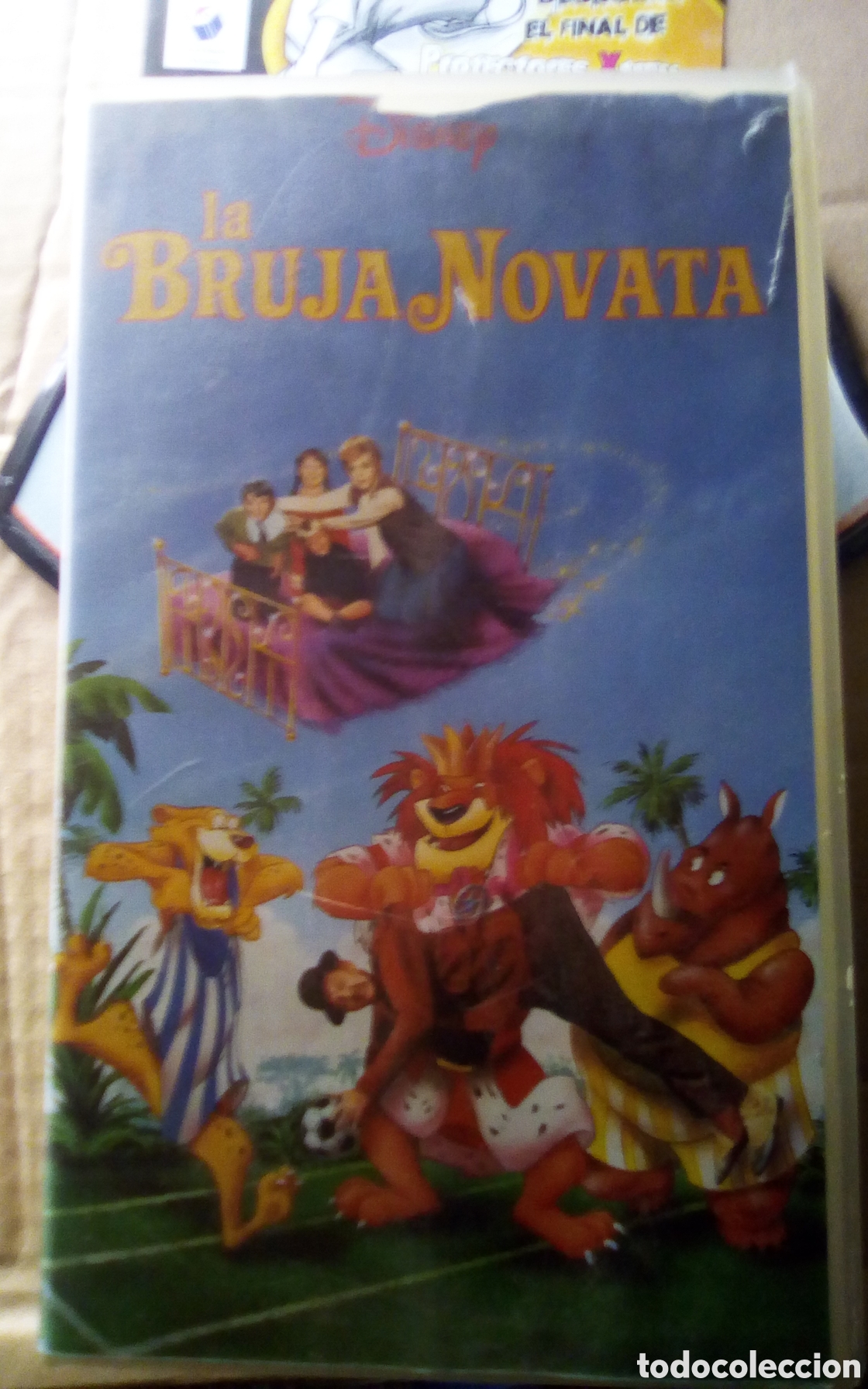 Cine: Estuche vacio VHS. Disney: la bruja novata. A&ntilde;o 1992. Con algunas se&ntilde;ales de uso.