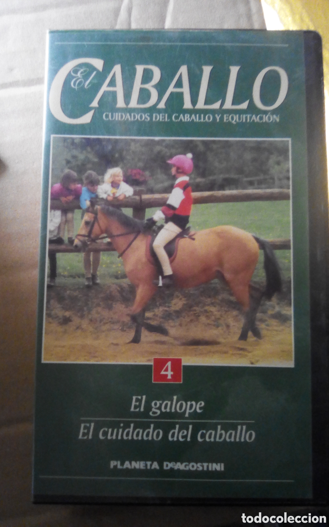 Cine: Estuche vacio VHS. N&deg; 4 el caballo. Cuidados del caballo y equitaci&oacute;n. Planeta DeAgostini. A&ntilde;o 1994.