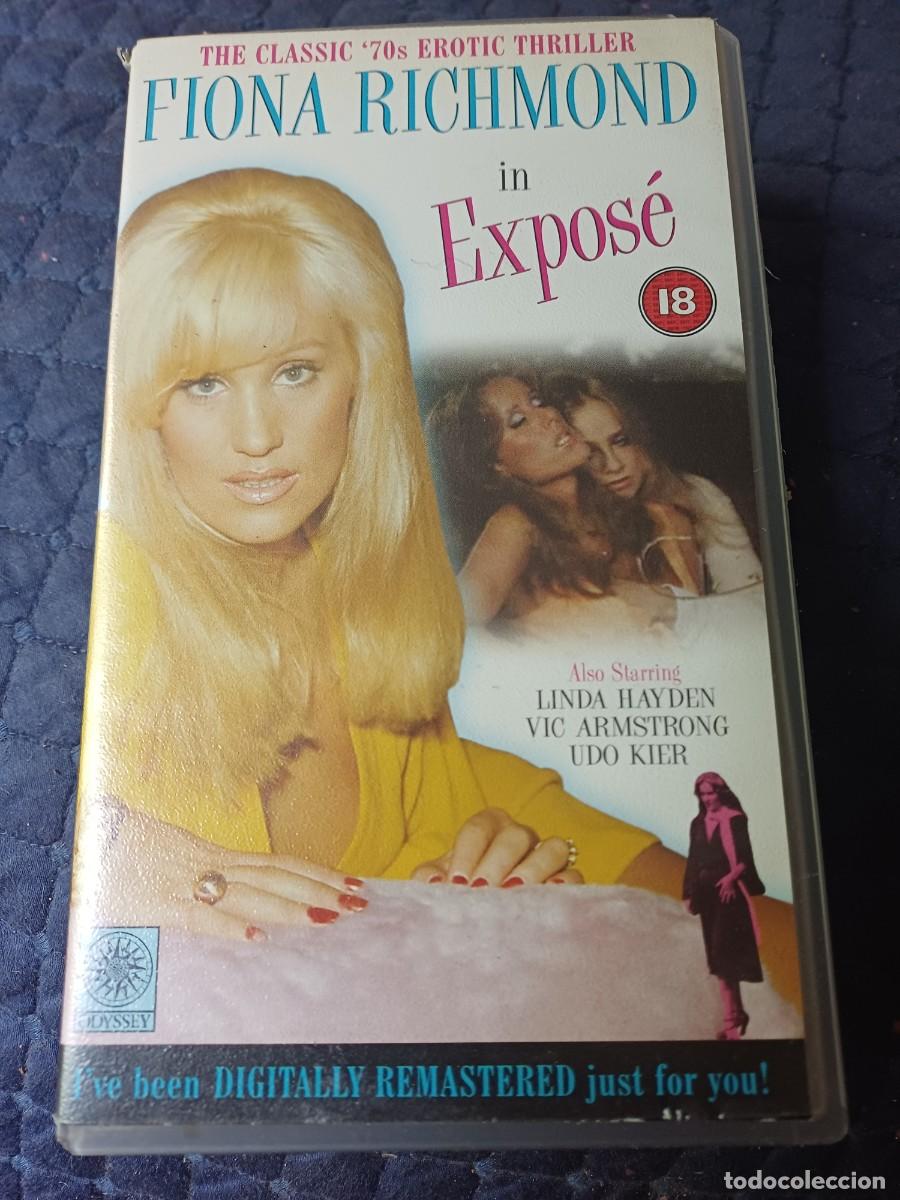 Cine: EXPOS&Eacute;. 1976. Udo Kier, Linda Hayden, Fiona Richmond, Vic Armstrong.
