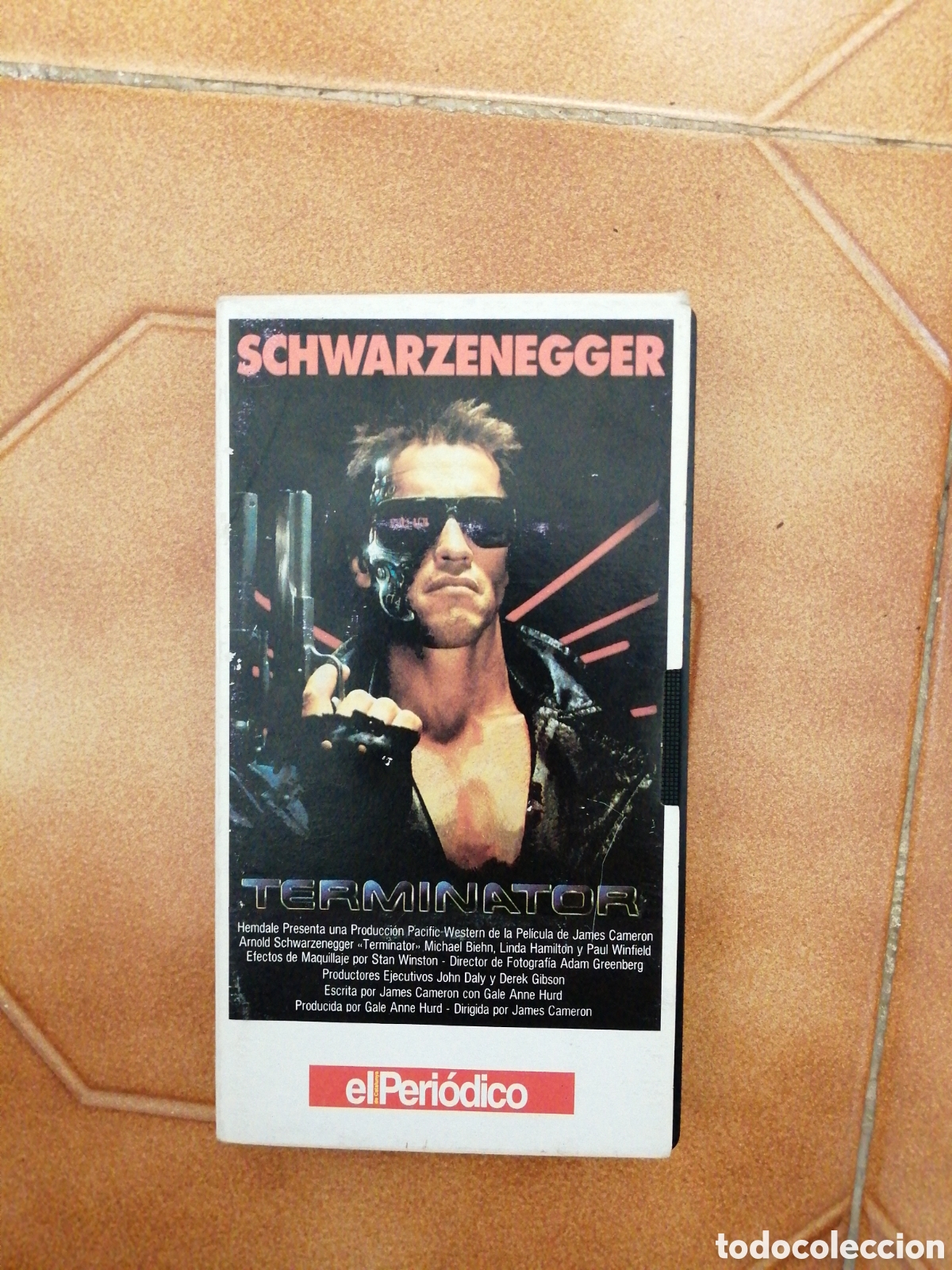 Cinema: VHS v&iacute;deo - TERMINATOR con SHWARZENEGGER formato El Peri&oacute;dico