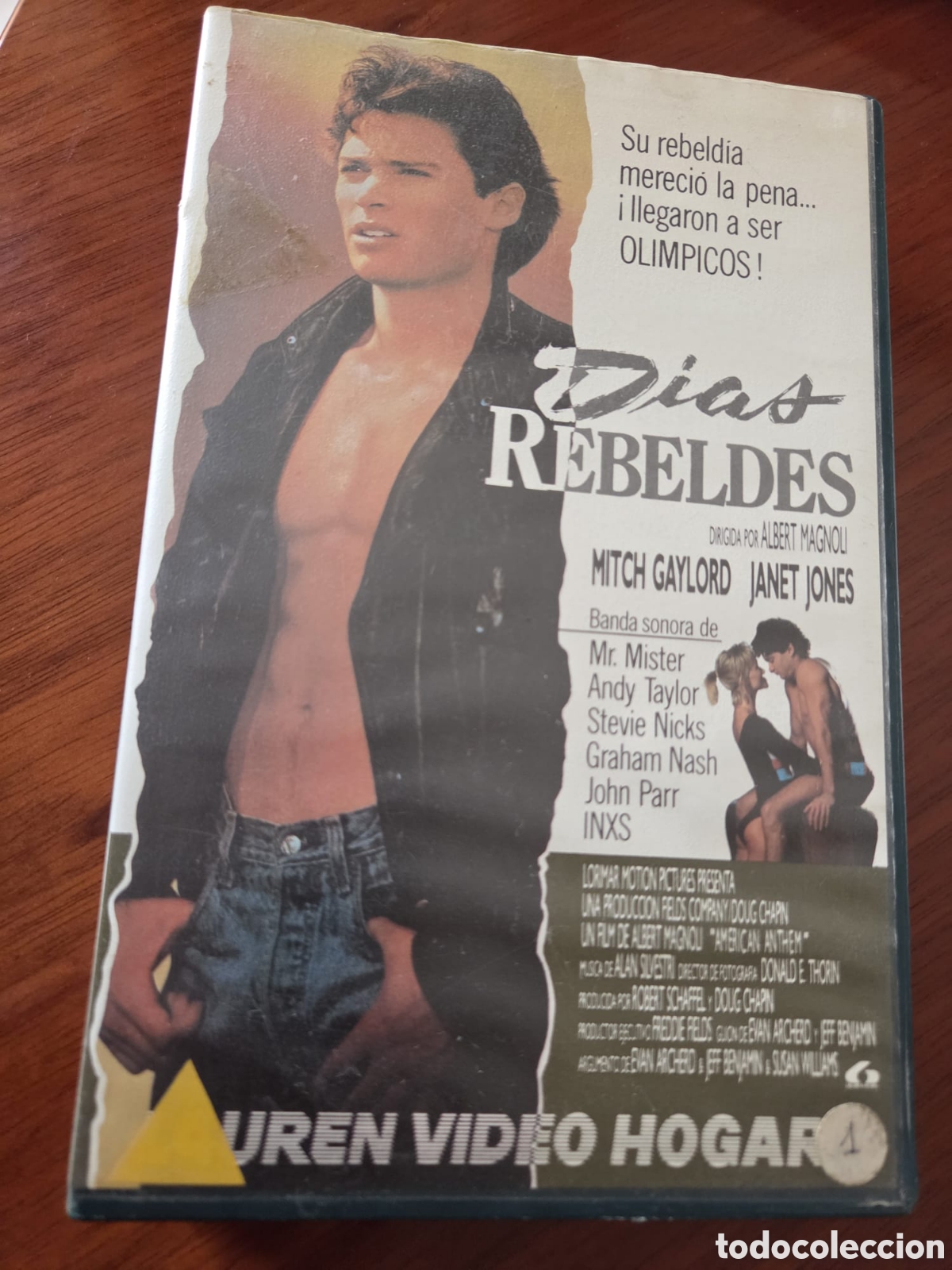 Cine: VHS original &ldquo;D&iacute;as Rebeldes&rdquo; (American Anthem) &ndash; Drama juvenil y deportivo a&ntilde;os 80 &ndash; Banda sonora IN