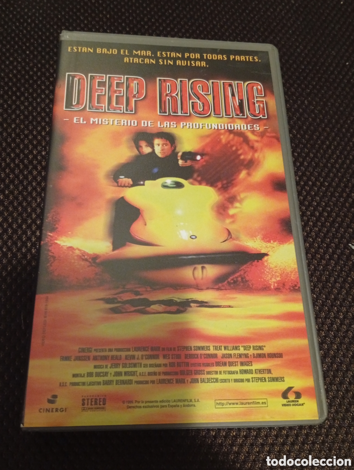 Cine: Deep Rising vhs pel&iacute;cula