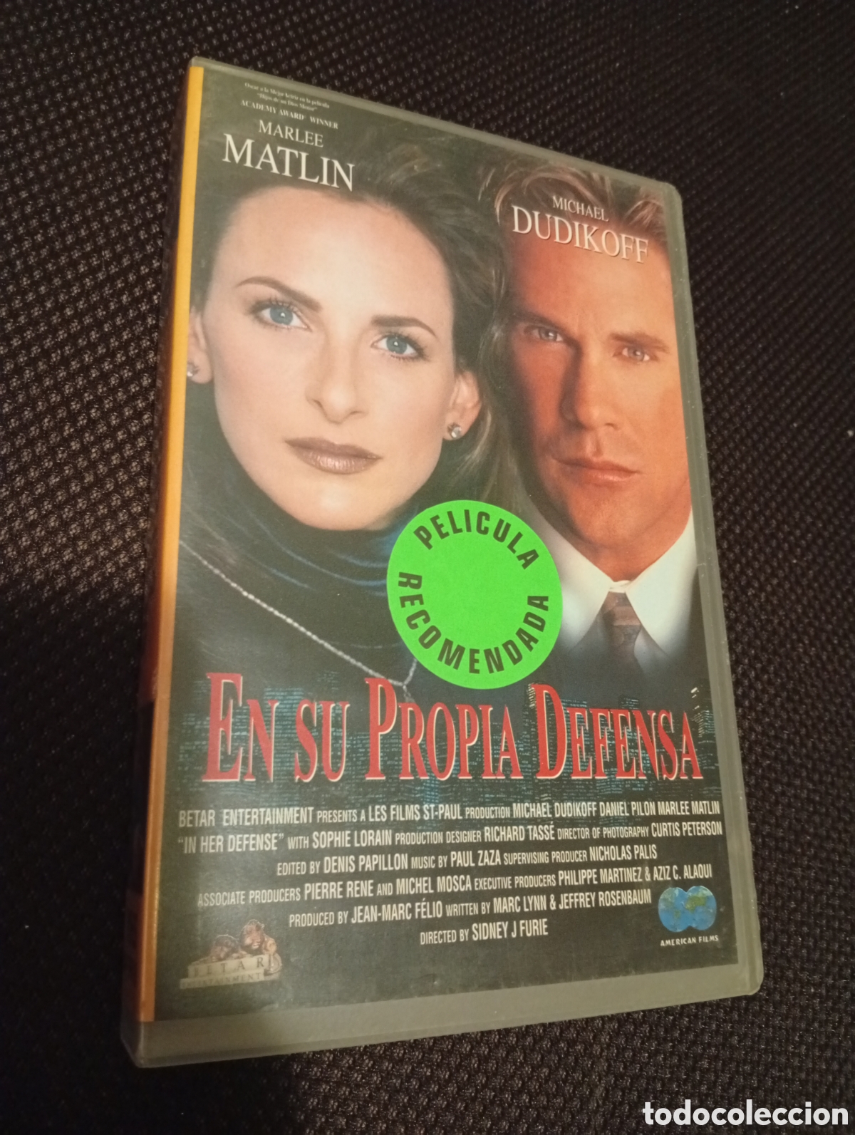 Cine: En su propia defensa vhs