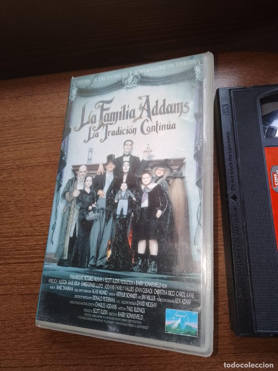 Cine: La familia Addams la tradici&oacute;n continua vhs