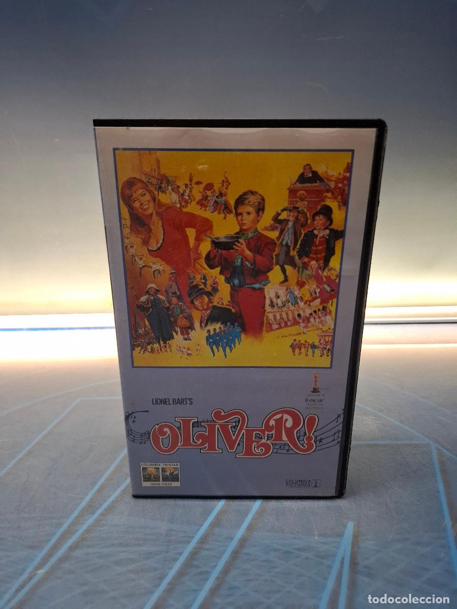 Cine: Vhs, Oliver, Buen estado