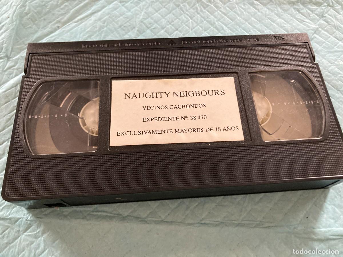 Cine: VHS ORIGINAL SIN CARATULA Y SIN ESTUCHE / NAUGHTY NEIGHBOURS - VECINAS CACHONDAS -