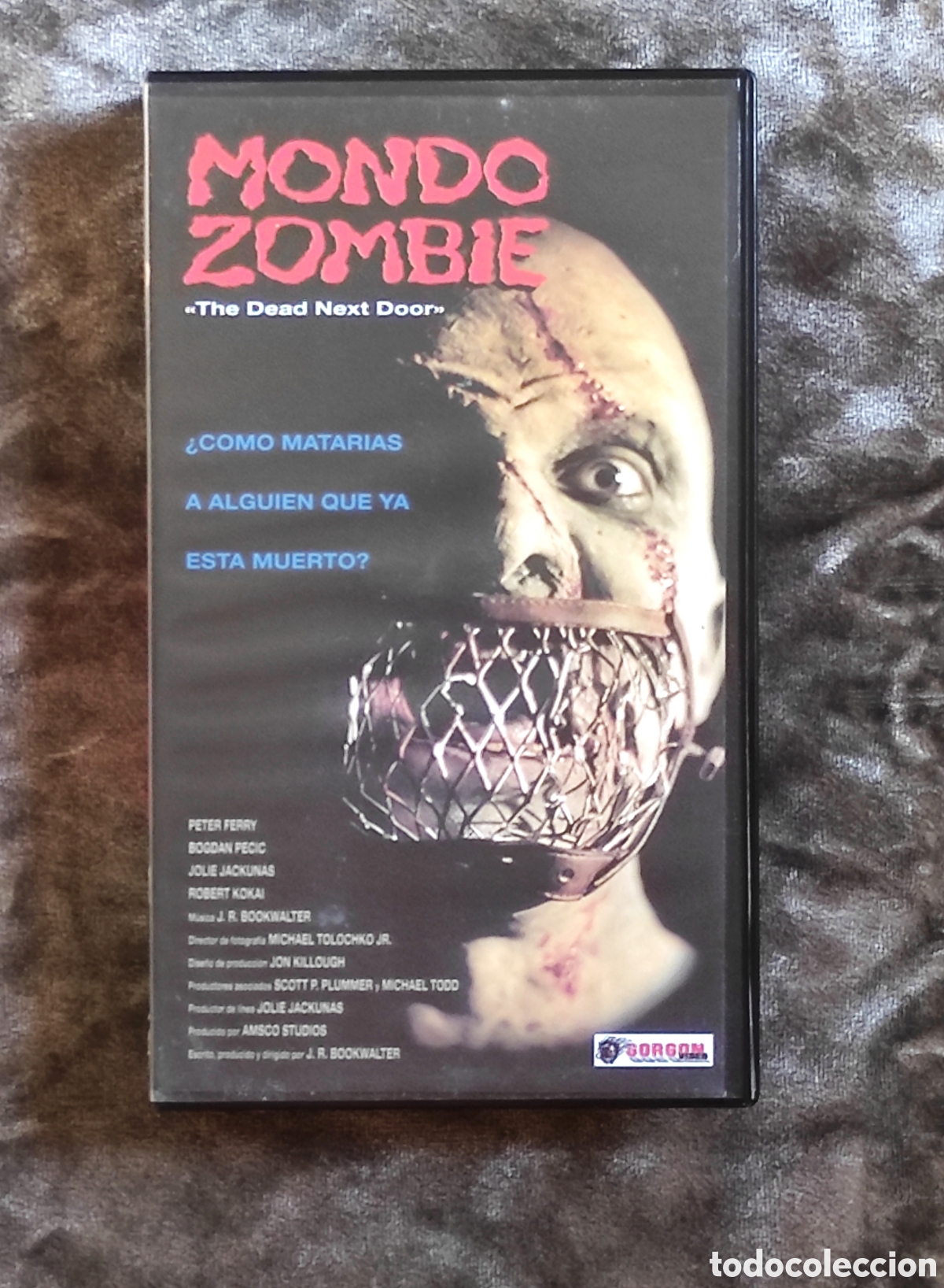 Cine: VHS Mondo Zombie (The Dead Next Door)