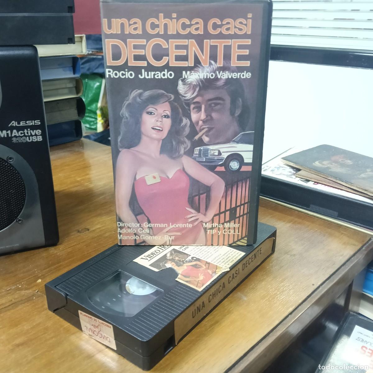 Cine: UNA CHICA CASI DECENTE - GERMAN LORENTE - ROCIO JURADO, MAXIMO VALVERDE, MIRTHA MILLER - VH