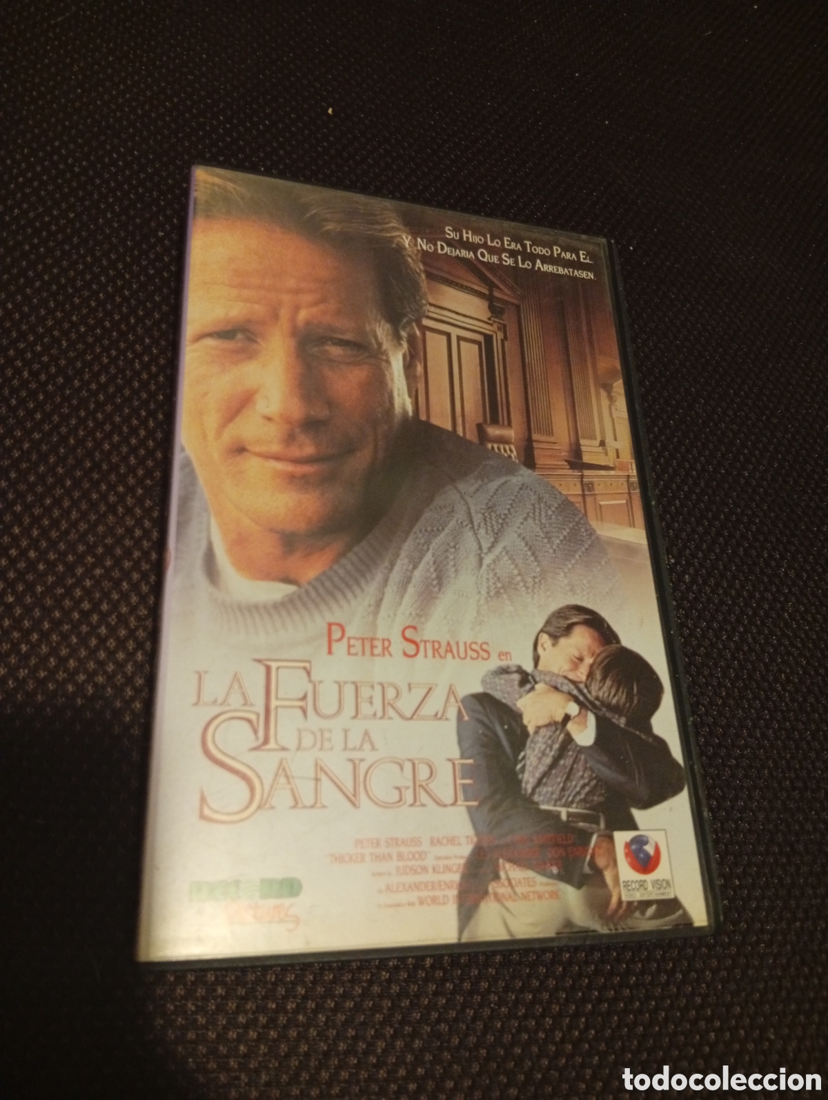 Cine: La fuerza de la sangre vhs