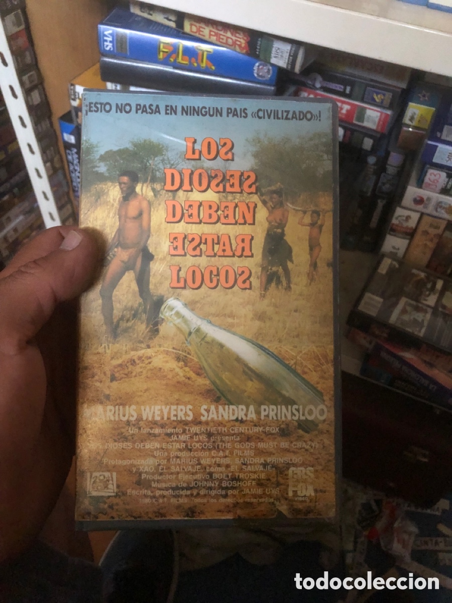 Cine: VHS V&Iacute;DEO CLUB LOS DIOSES DEBEN DE ESTAR LOCOS