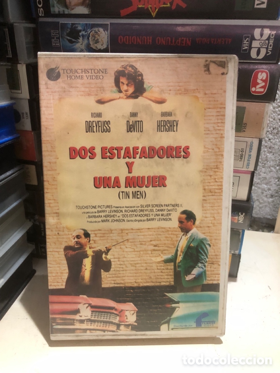 Cine: VHS V&Iacute;DEO CLUB DOS ESTAFADORES Y UNA MUJER