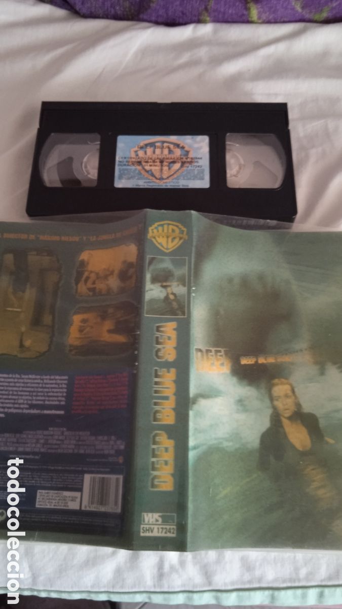 Cine: VHS Deep Blue Sea (1999) &ndash; Warner Home Video &ndash; Edici&oacute;n Original Espa&ntilde;ola &ndash; Caratula Hologr&aacute;fica