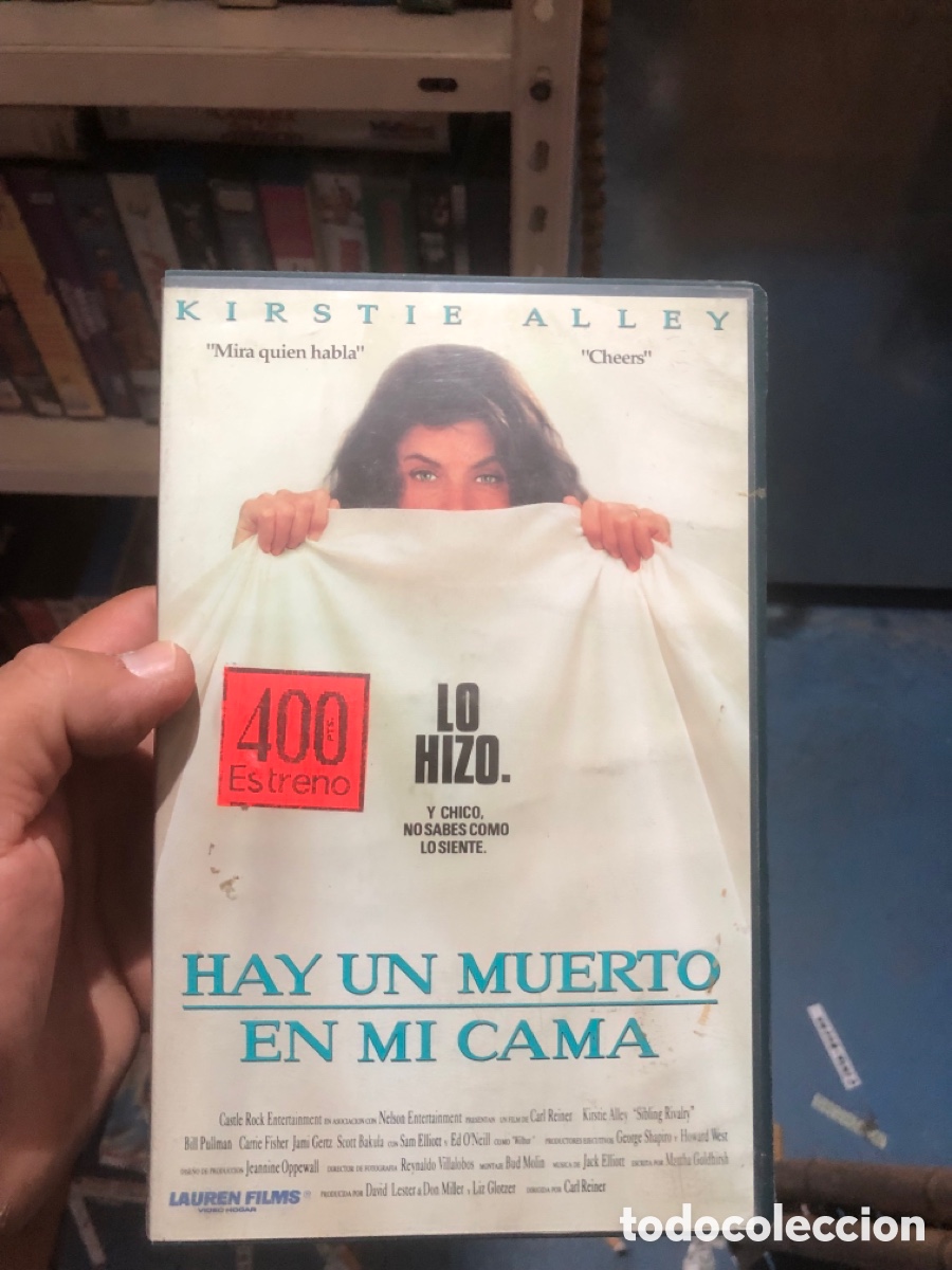 Cine: VHS V&Iacute;DEO CLUB HAY UN MUERTO EN MI CAMA