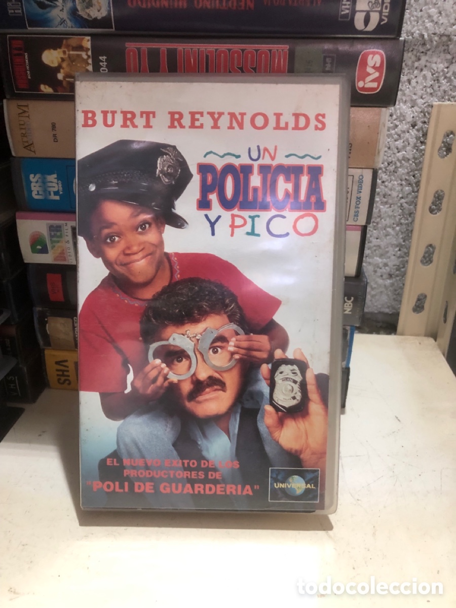 Cine: VHS UN POLIC&Iacute;A Y PICO
