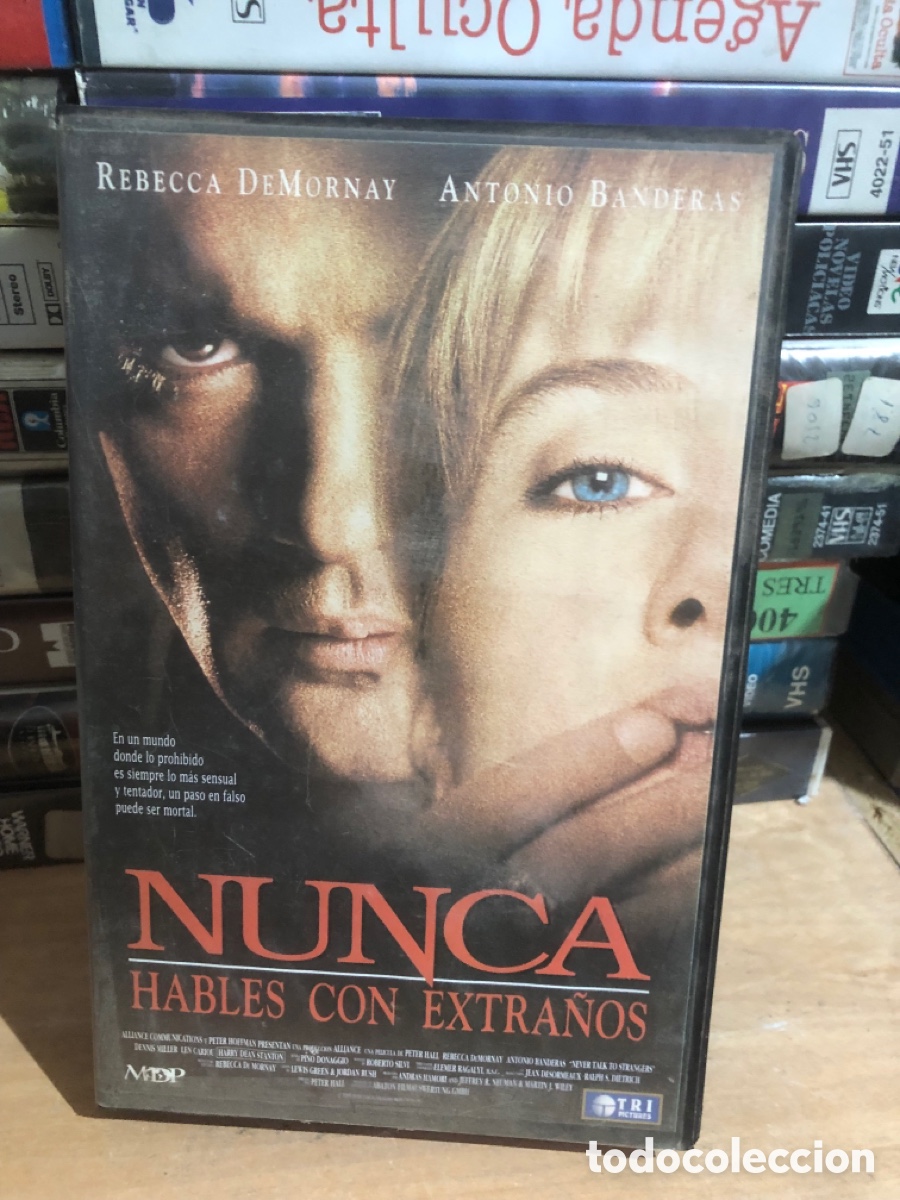 Cine: VHS V&Iacute;DEO CLUB NUNCA HABLES CON EXTRA&Ntilde;OS