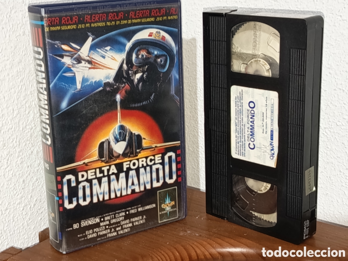 Cine: Delta force commando. Pel&iacute;cula VHS
