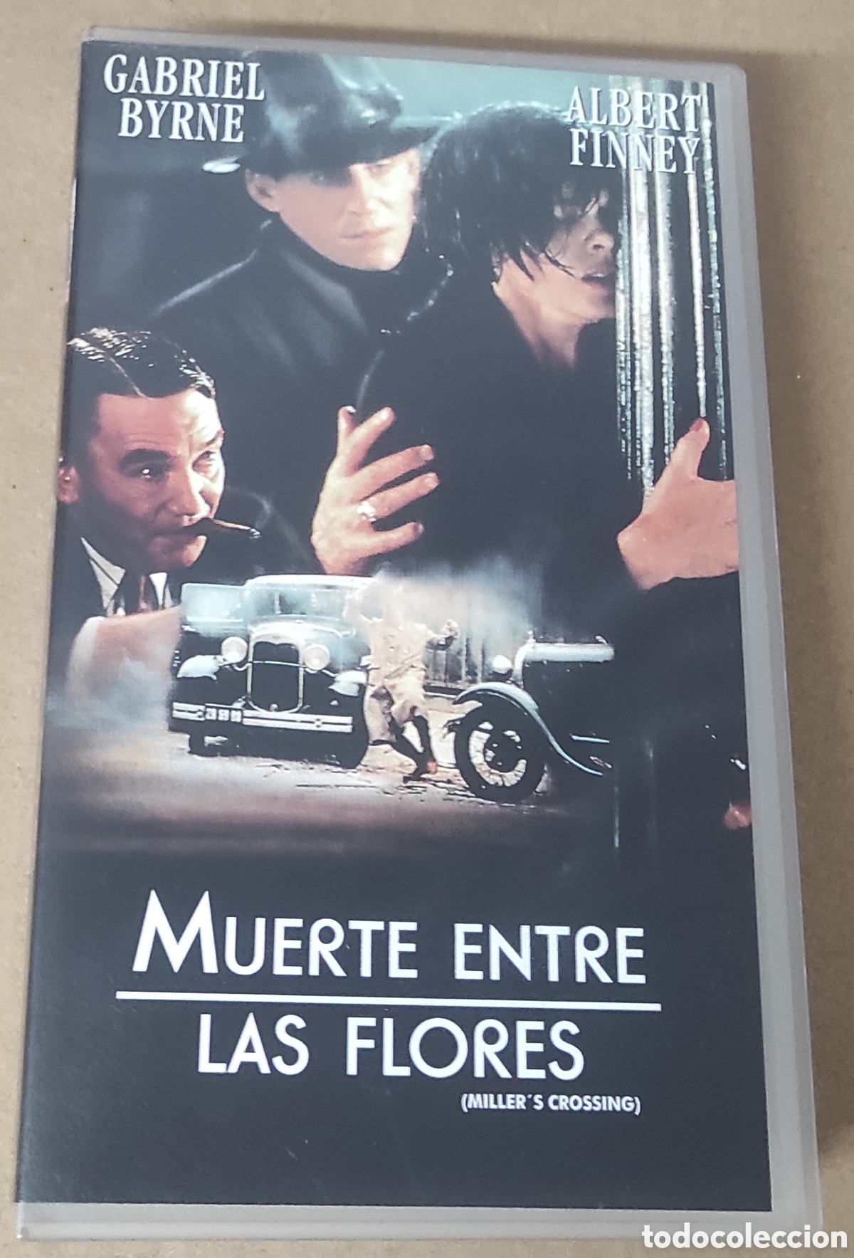 Cine: MUERTE ENTRE LAS FLORES