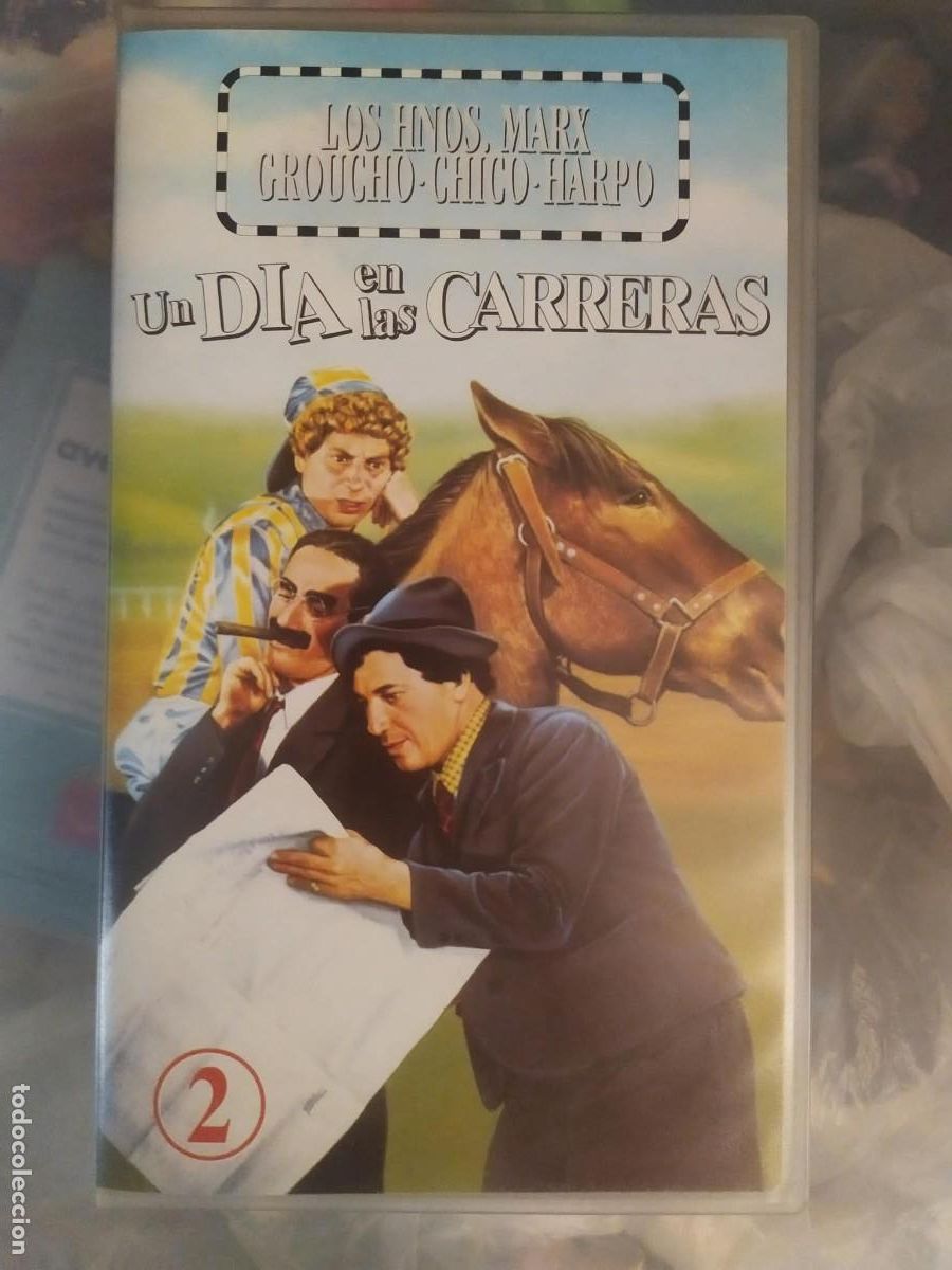 Cine: CINTA VHS PELICULA LOS HERMANOS MARX UN DIA EN LAS CARRERAS GRAUCHO CHICO HARPO
