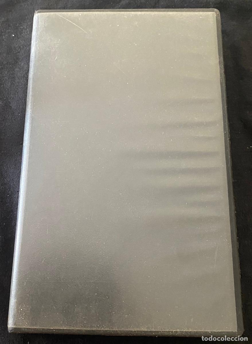 Cin&eacute;ma: Caja est&aacute;ndar para cintas VHS. Pl&aacute;stico color negro. Buen estado.