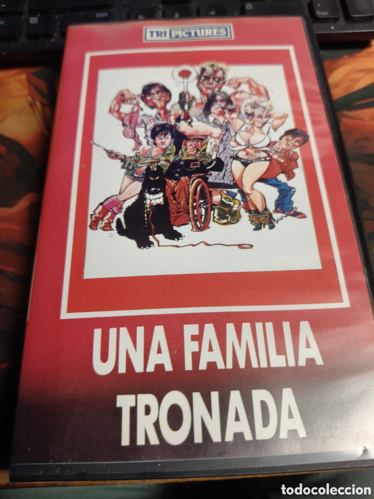 Cine: Una familia tronada VHS