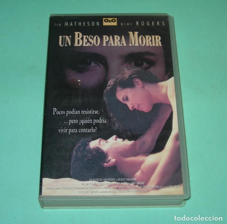Cine: PEL&Iacute;CULA VHS UN BESO PARA MORIR - MIMI ROGERS - TIM MATHESON -