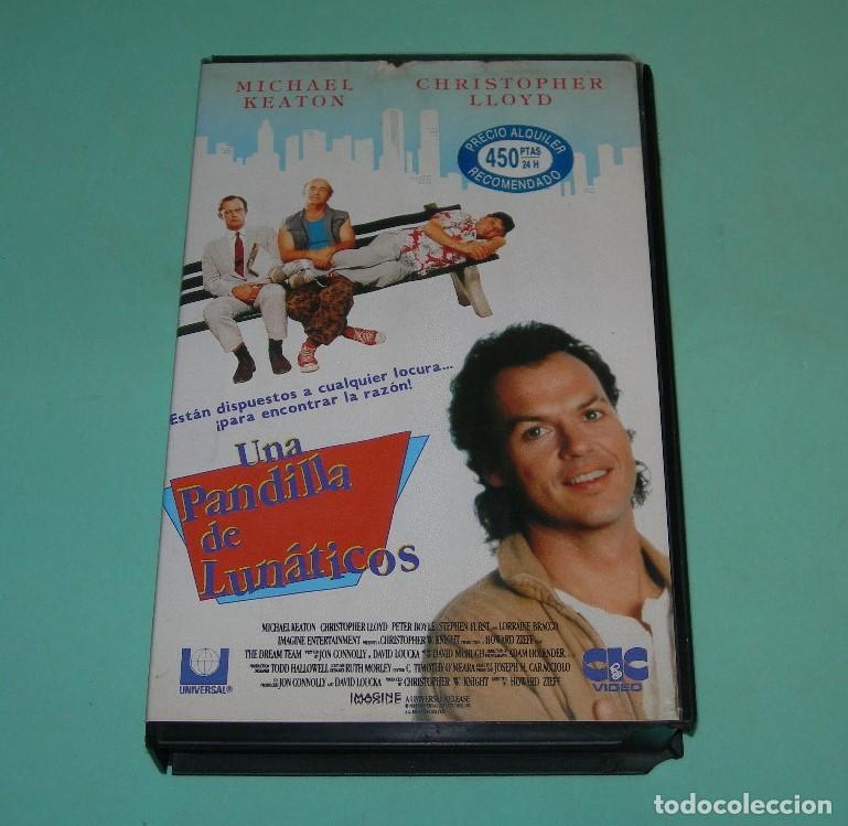 Cine: PEL&Iacute;CULA VHS UNA PANDILLA DE LUN&Aacute;TICOS - CHRISTOPHER LLOYD - MICHAEL KEATON -