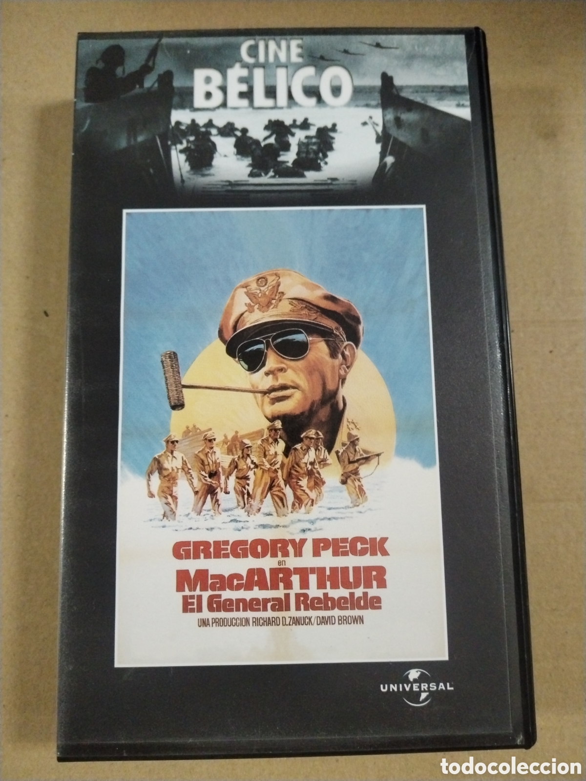Cine: Cine B&eacute;lico 35. MacArthur. El General Rebelde. VHS.