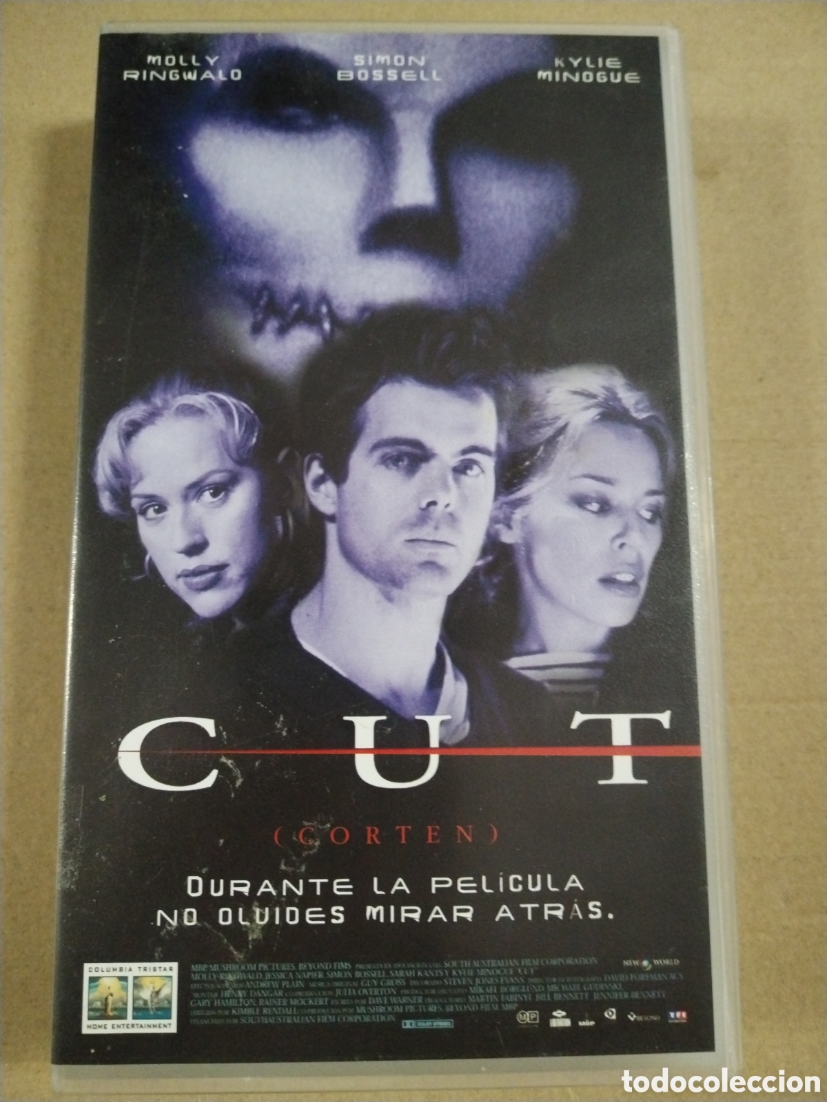 Cin&eacute;ma: Cut. Molly Ringwald. VHS.