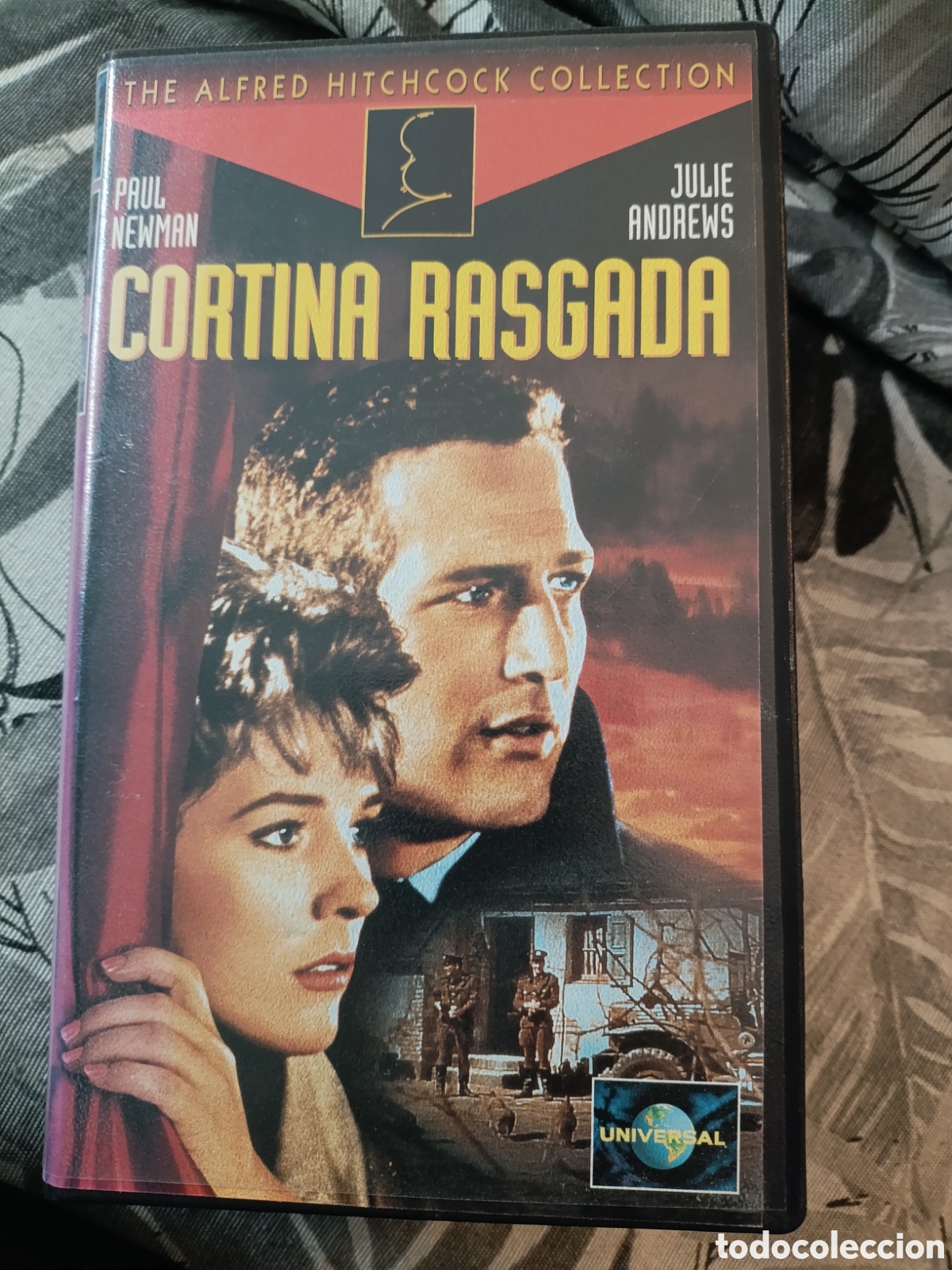 Cine: CORTINA RASGADA [ VHS CAJA PEQUE&Ntilde;A]