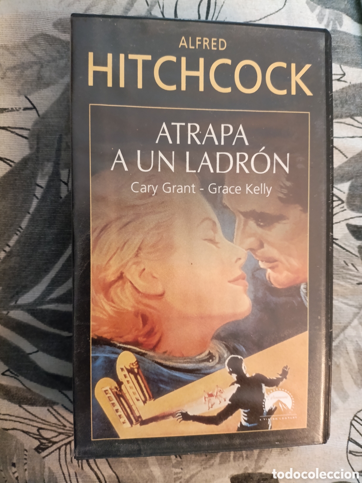 Cine: ALFRED HITCHOCK ATRAPA A UN LADR&Oacute;N [ VHS CAJA PEQUE&Ntilde;A ]