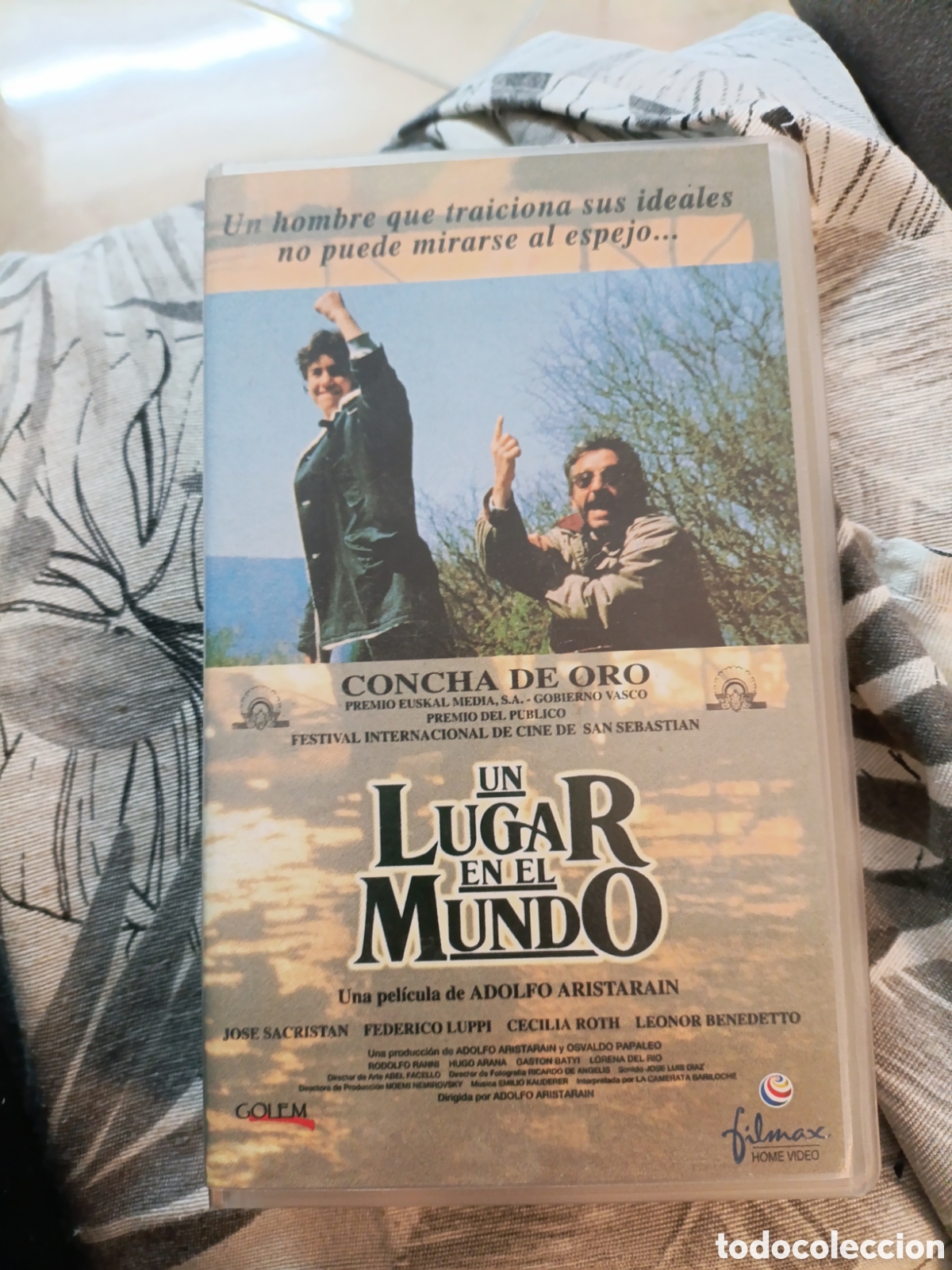 Cine: UN LUGAR EN EL MUNDO [ VHS CAJA PEQUE&Ntilde;A ]