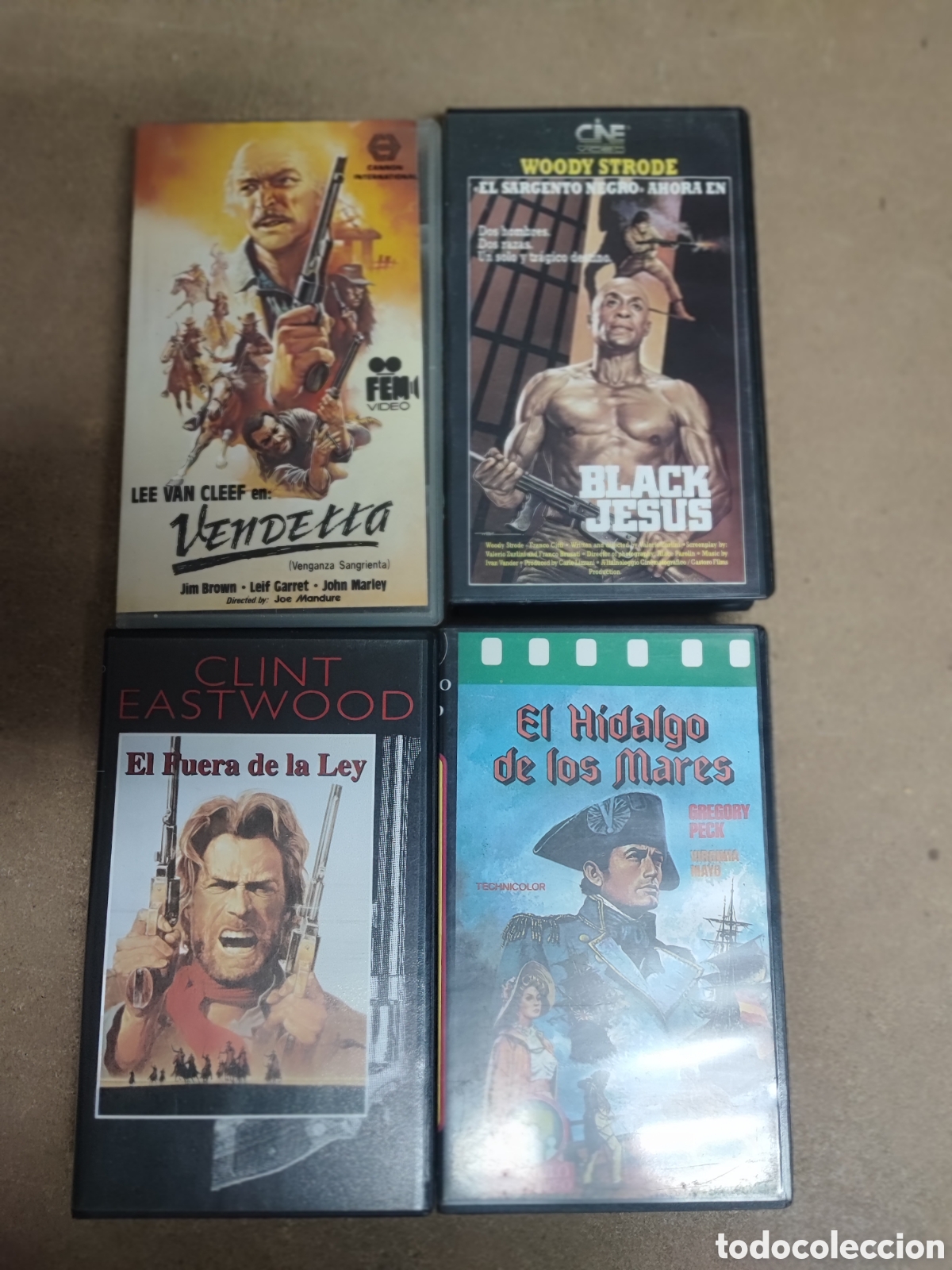 Cine: 4 videos VHS, cl&aacute;sicos.