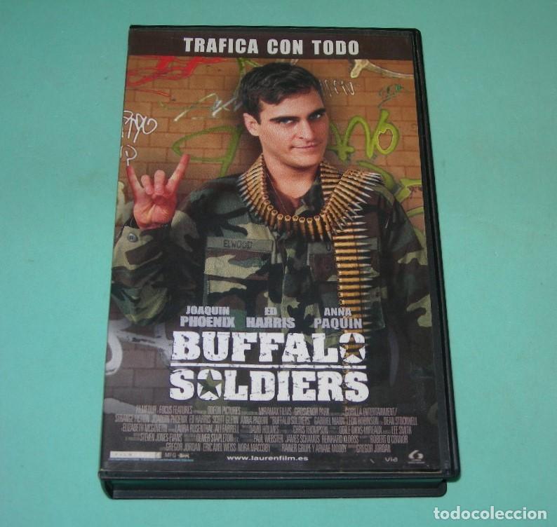 Cine: PEL&Iacute;CULA VHS BUFFALO SOLDIERS - JOAQUIN PHOENIX - ED HARRIS -