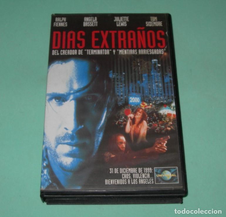 Cine: PEL&Iacute;CULA VHS D&Iacute;AS EXTRA&Ntilde;OS - RALPH FIENNES - JULIETTE LEWIS -