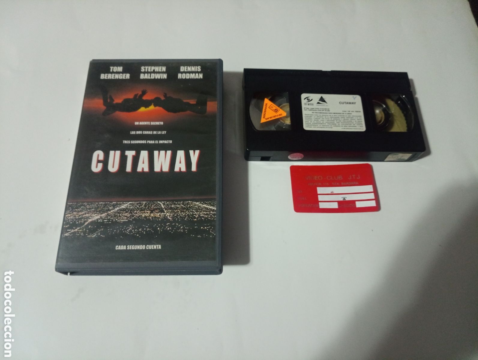 Cine: VHS cutaway tom berenger
