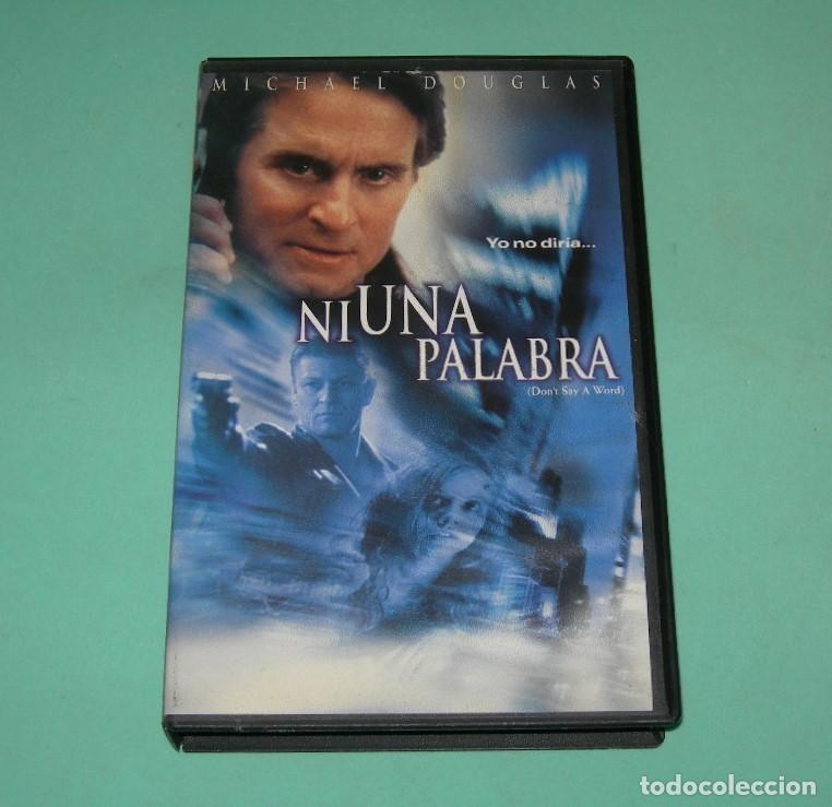 Cine: PEL&Iacute;CULA VHS NI UNA PALABRA - MICHAEL DOUGLAS - BRITTANY MURPHY -