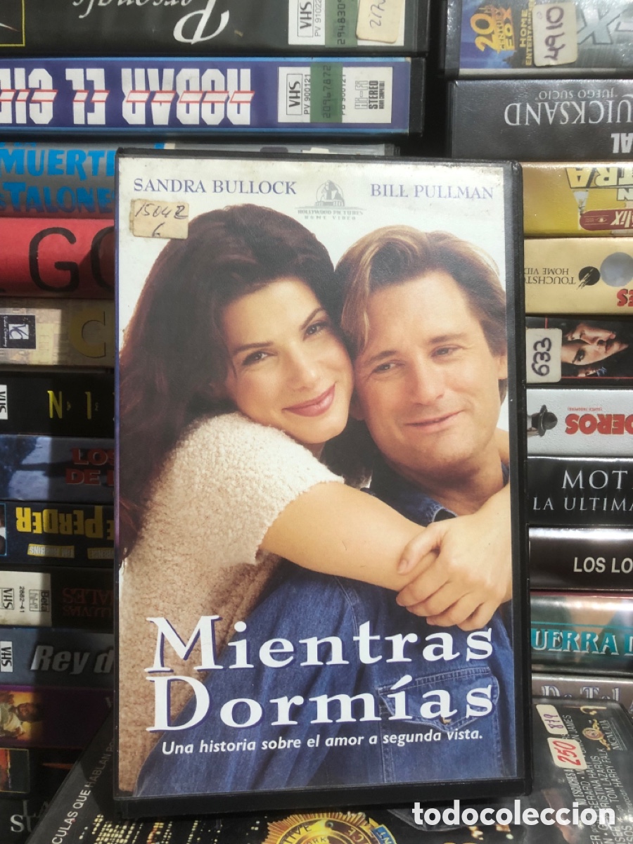 Cine: VHS V&Iacute;DEO CLUB MIENTRAS DORM&Iacute;AS