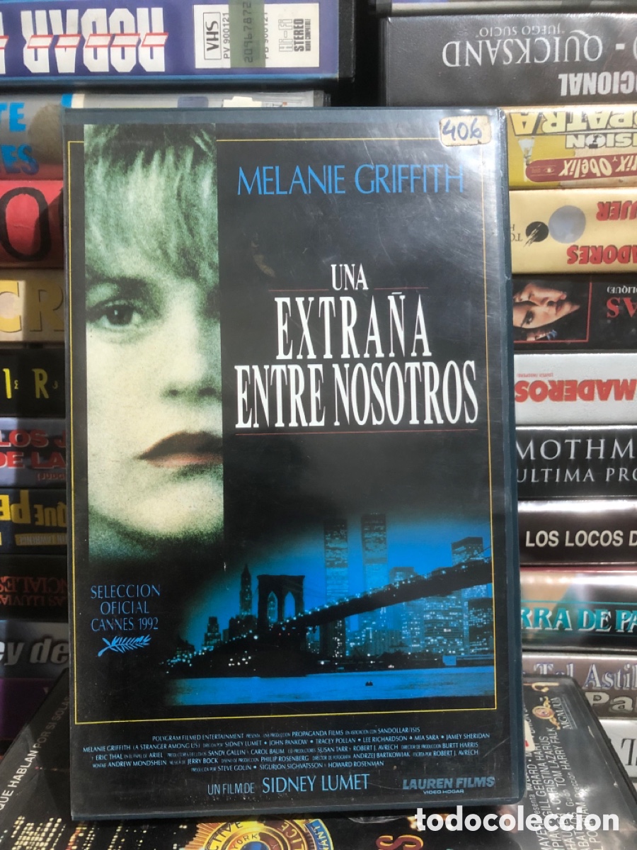 Cine: VHS V&Iacute;DEO CLUB UNA EXTRA&Ntilde;A ENTRE NOSOTROS