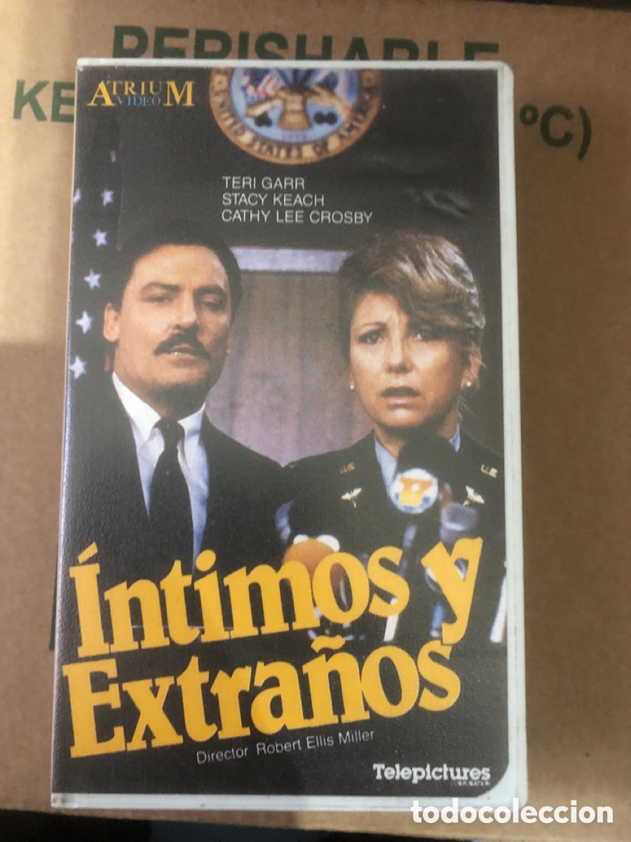Cine: VHS V&Iacute;DEO CLUB INTIMOS Y EXTRA&Ntilde;OS